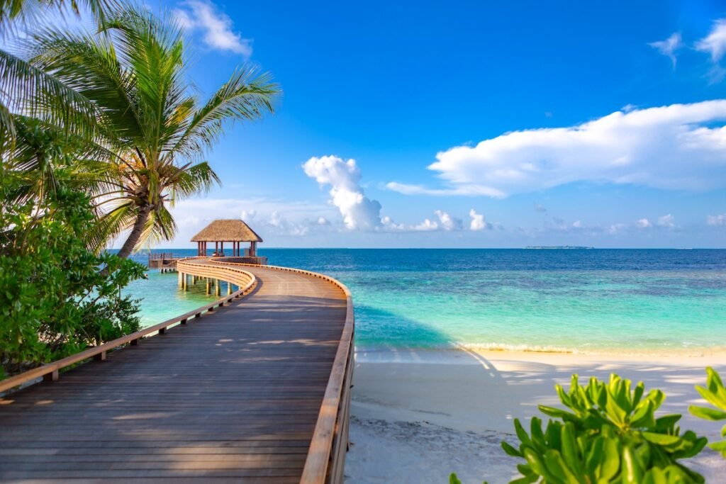 DUSIT THANI MALDIVES, MALDIVES, Foot path to jetty
